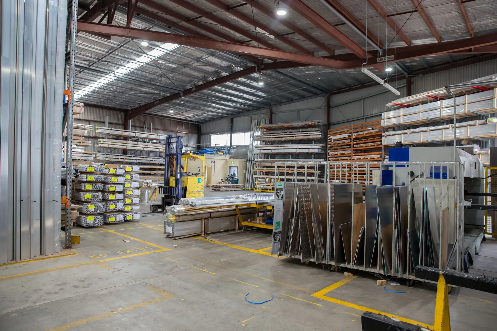 Warehouse fulfillment error case study showing reshipment and damage claim credit recovery