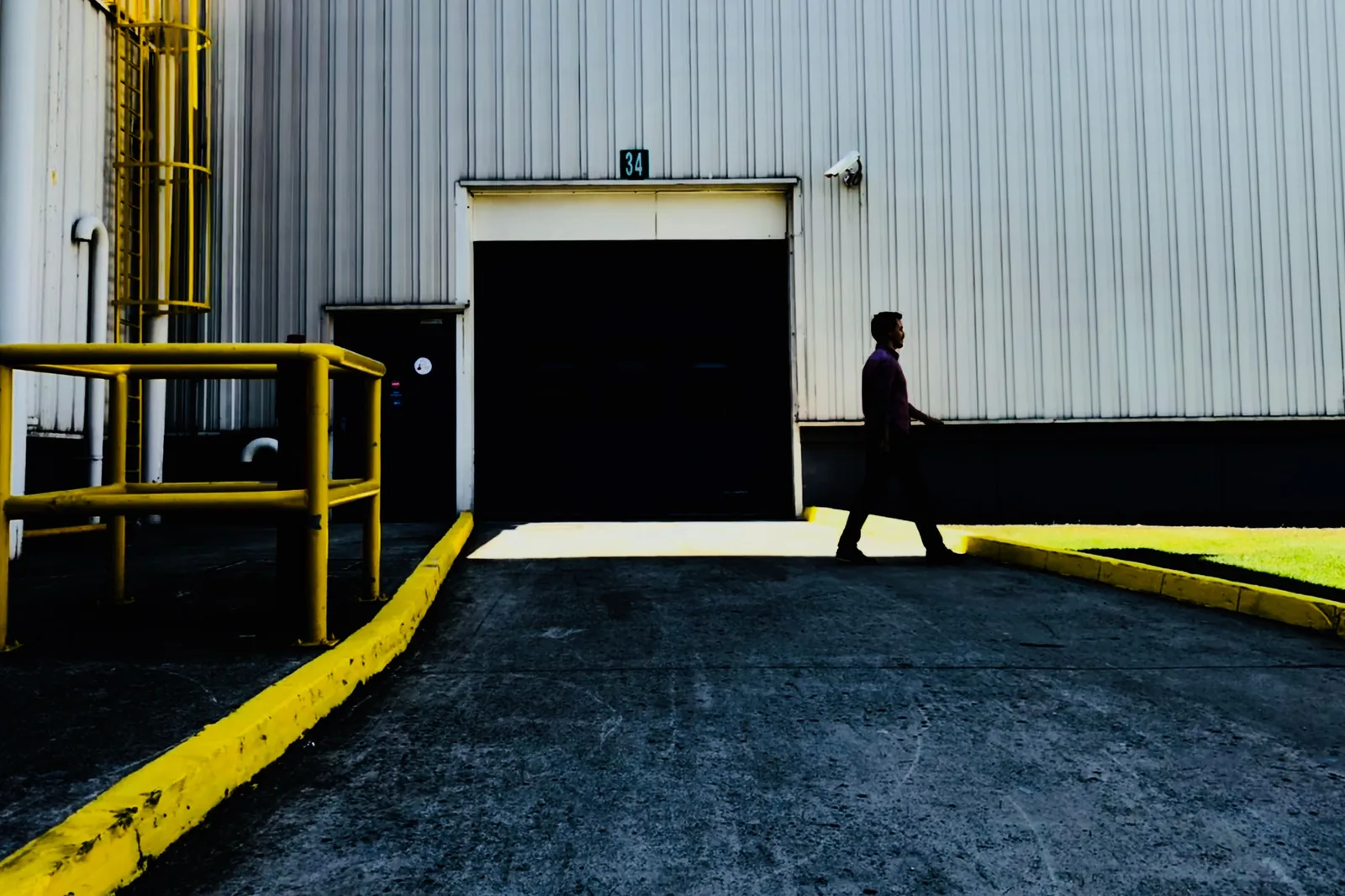 Warehouse Supply Chain Metrics: 3 KPIs You Must Track