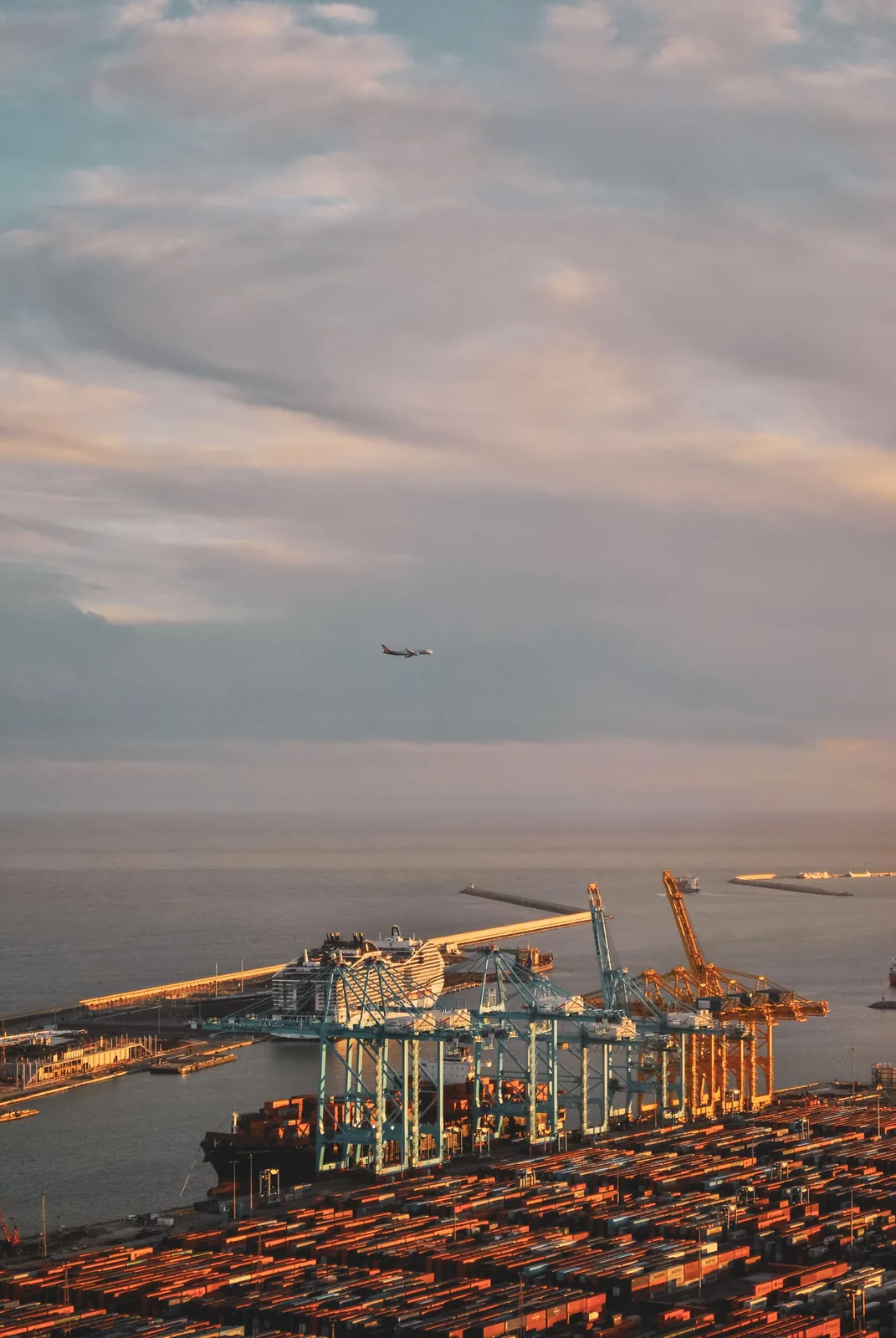 Ocean vs. air freight