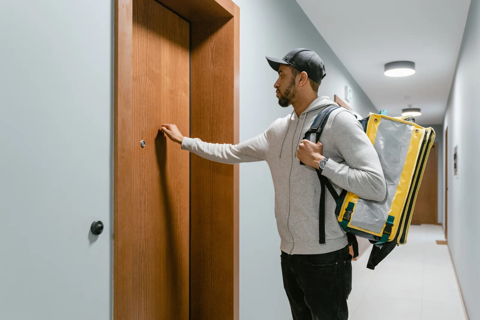 On Demand Delivery Platform vs Parcel Carriers: Which Wins?